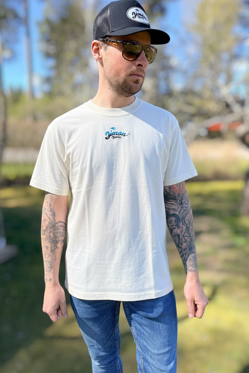 Jiman Baits vit t-shirt utslätad